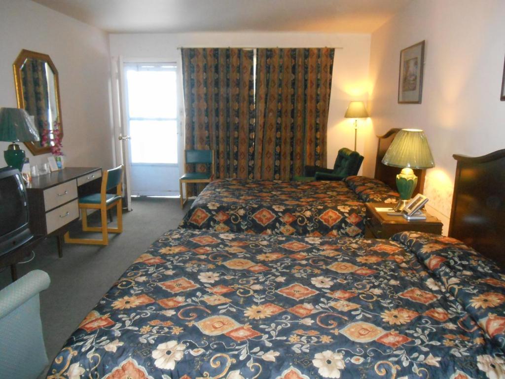 Chipican Motel Sarnia Room photo